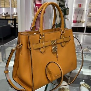 MICHAEL KORS HAMILTON MEDIUM SATCHEL 
 COLOR: Cider
NWT